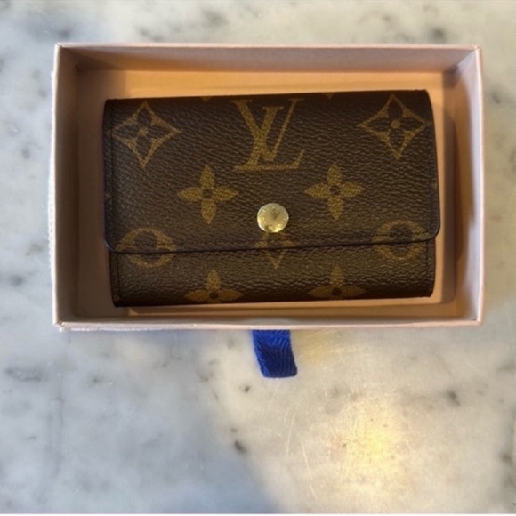Free Shipping- Authentic Louis Vuitton 6 Key Holder - Picture 6 of 16